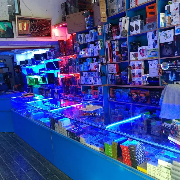 computer hardware & salesman 2