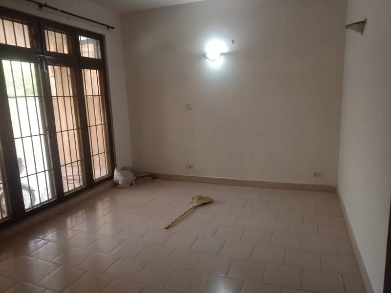 1 Kanal Beautiful House for Rent in Z Block Phase 3 DHA Lahore 1