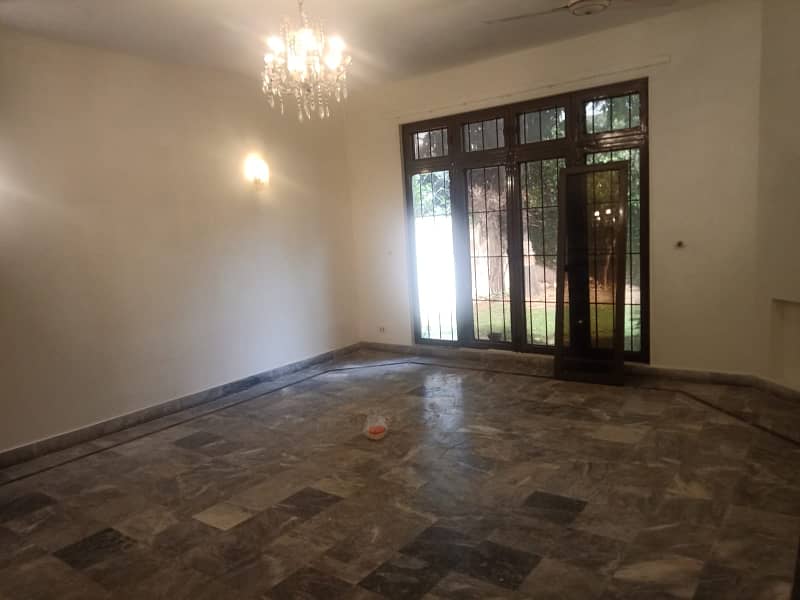 1 Kanal Beautiful House for Rent in Z Block Phase 3 DHA Lahore 3