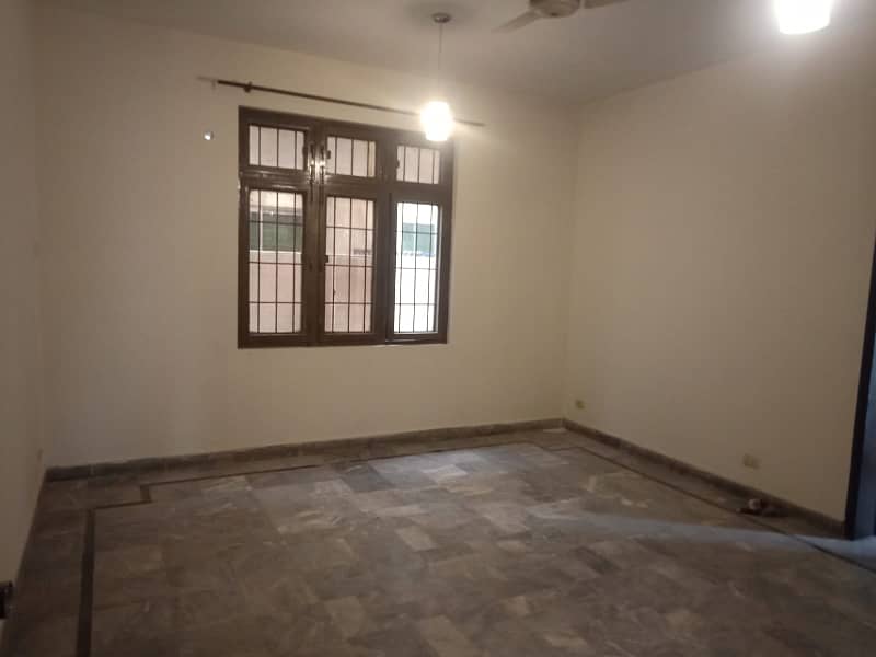 1 Kanal Beautiful House for Rent in Z Block Phase 3 DHA Lahore 8