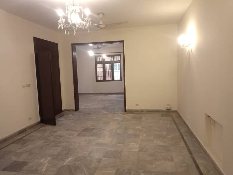 1 Kanal Beautiful House for Rent in Z Block Phase 3 DHA Lahore 9