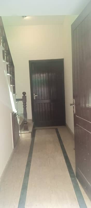 1 Kanal Upper Portion in Very Cheap Price Available for Rent in DD Block Phase 4 DHA 0