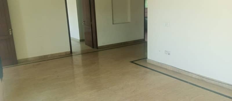 1 Kanal Upper Portion in Very Cheap Price Available for Rent in DD Block Phase 4 DHA 2