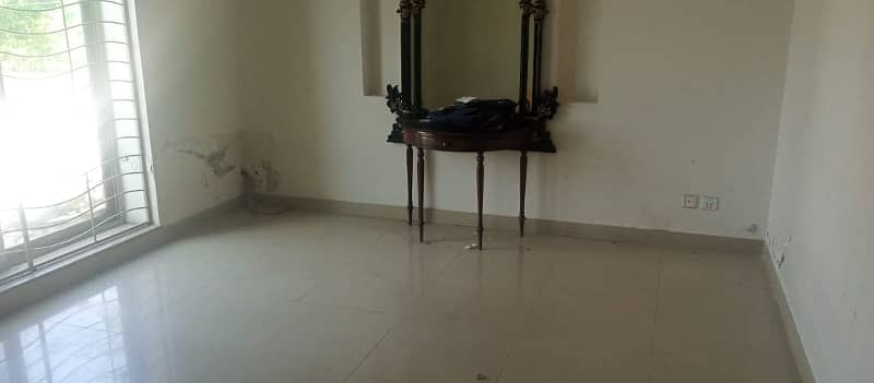 1 Kanal Upper Portion in Very Cheap Price Available for Rent in DD Block Phase 4 DHA 6