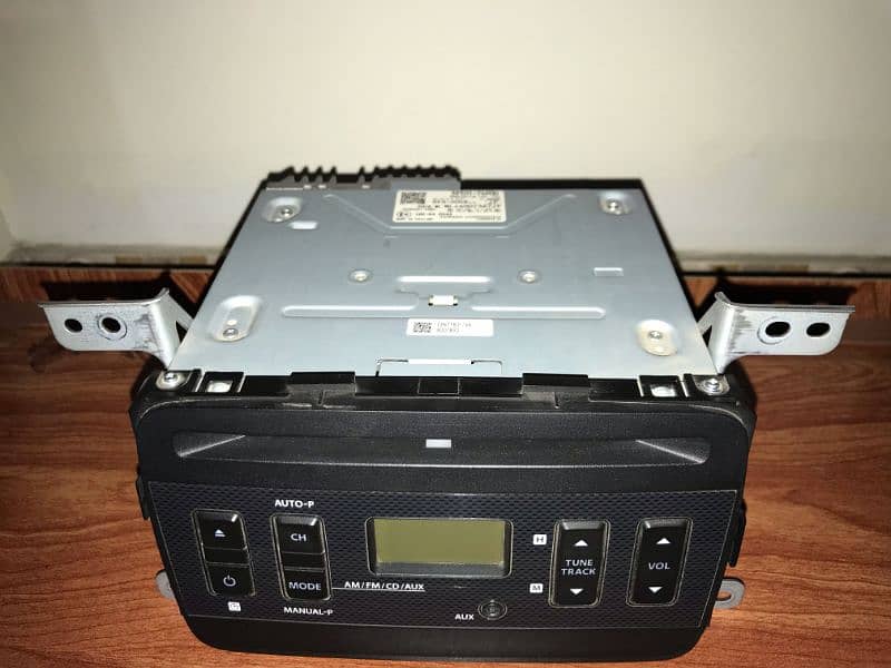 Japanese Suzuki Alto tape CD PLAYER/AUX/AM FM 1