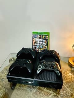 X Box One (with 4 controllers + GTA V)