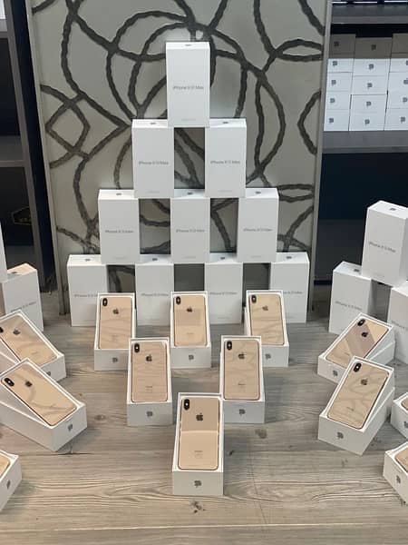 IPHONE XS MAX PTA APPROVED 256GB box pack 12 months warrenty 1