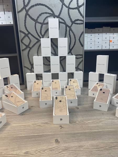 IPHONE XS MAX PTA APPROVED 256GB box pack 12 months warrenty 3