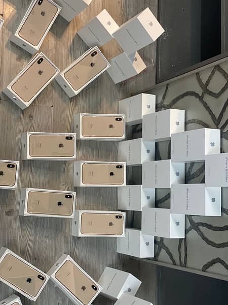 IPHONE XS MAX PTA APPROVED 256GB box pack 12 months warrenty 7