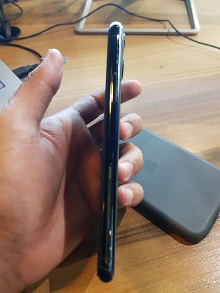 IPhone 11 Pro 256 Gb PTA Approved 4