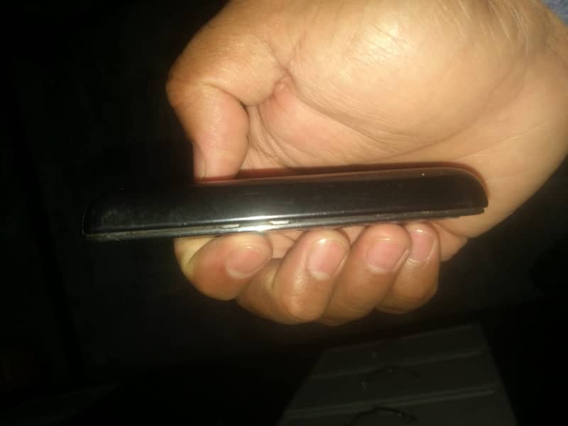 Nokia Asha 305 & Nokia 108 in good condition. 4