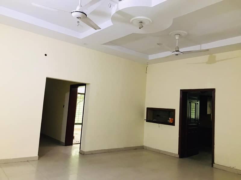 1 Kanal Double Storey House For Rent in Model Town Ext Lahore 4