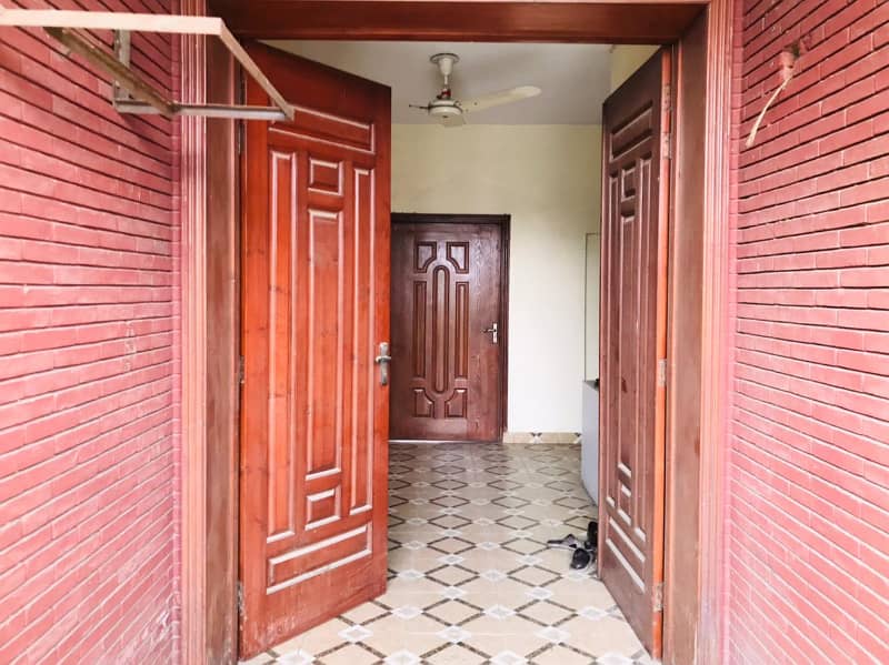 1 Kanal Double Storey House For Rent in Model Town Ext Lahore 24
