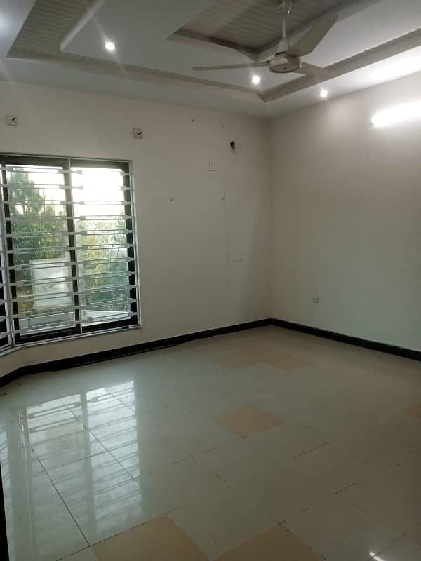 10 Marla Upper Portion For Rent 3 Bed Room With Attached Bath Drawing Dining Kitchen TV Lounge Servant Quater 0