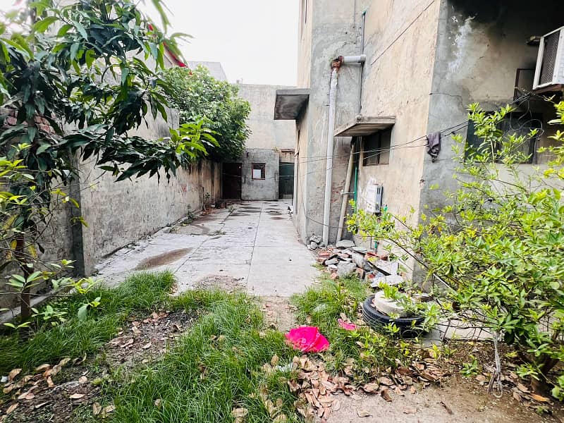 41.5 Marla Semi Commercial House on Main Road For Sale in N Block Model Town Ext Lahore 18