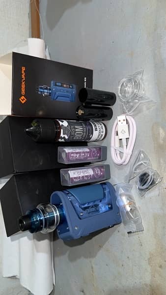 Geekvape L200 classic kit/smoke/extra coil,falvor,cell etc 2