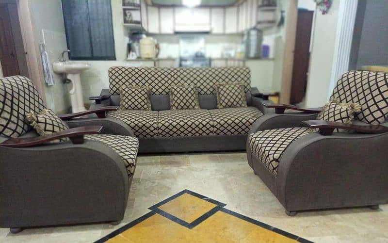 Sofa Set in best condition 4