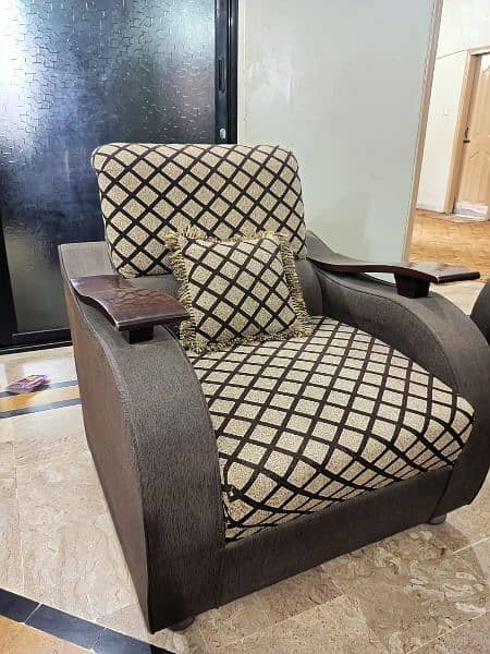 Sofa Set in best condition 6