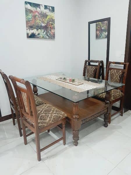 Dining Table set with 4 chairs, Excellent condition 0