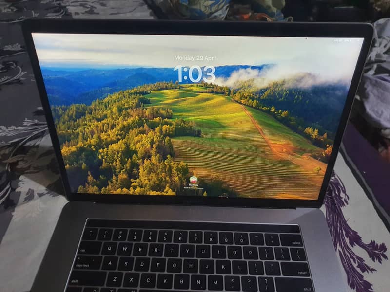 MacBook Pro 2018 Touch Bar, " Retina Big Display 7