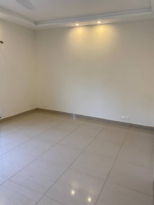 3 Bed Newly Flat For Sale In Askari 13 5