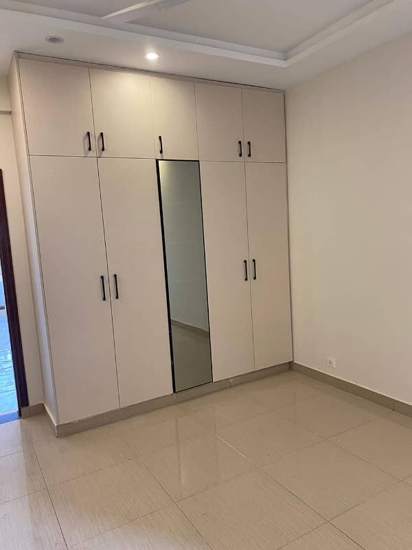3 Bed Newly Flat For Sale In Askari 13 6