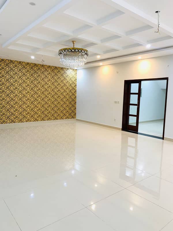 Hot Location 10 Marla Full House Available For Rent In Tariq Gardens 1