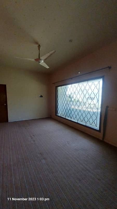 1000 Yards Bungalow Available For Rent Near Shahrah-E-Faisal For Commercial Use. 3