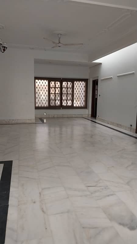 1000 Yards Bungalow Available For Rent Near Shahrah-E-Faisal For Commercial Use. 0