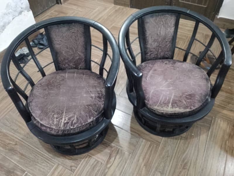 Sofa type chairs for sale in a Good condition 2