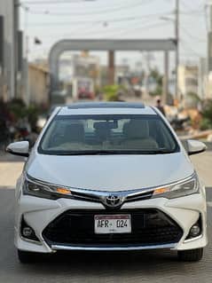 Toyota Corolla Grande beige intrior 2022