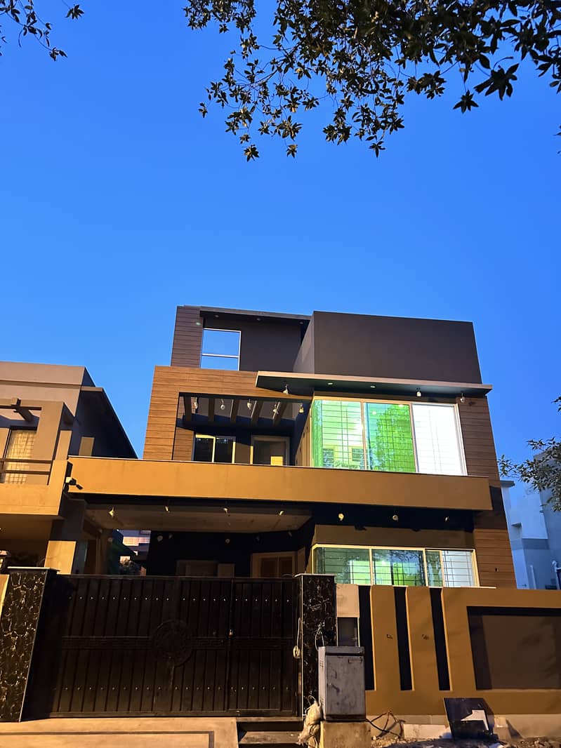 8 marla newly built house for Rent in Dha Rahbar facing green belt 0