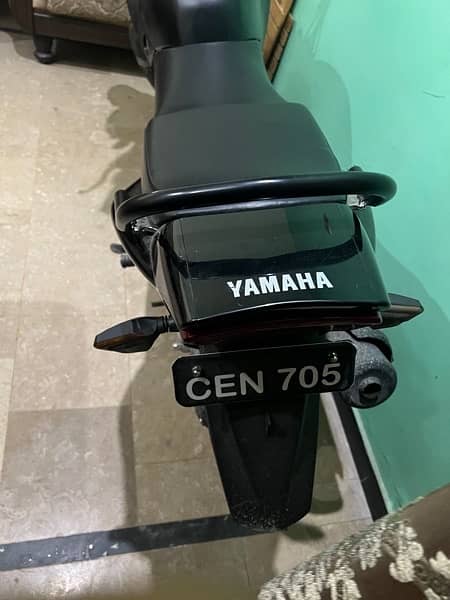 yamaha 125g black 2023 6