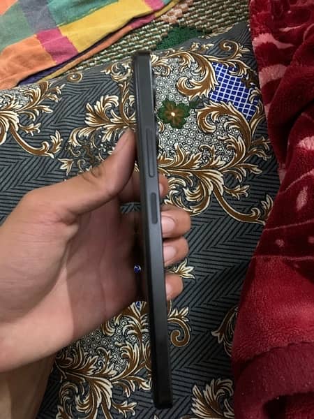 redmi 13 c with box in warnety 2 months use only home all okay 1
