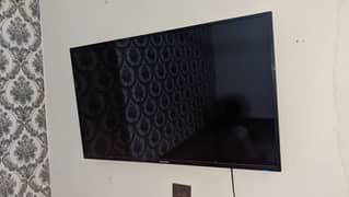 Ecostar 43 inch lcd with box and original remote