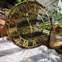 Beautiful Resin Wall Clock golden emerald color