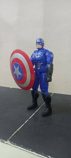 Captain America and Captain Marvel Action Figure 2
