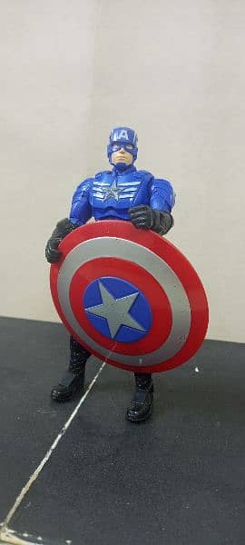 Captain America and Captain Marvel Action Figure 3
