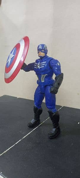 Captain America and Captain Marvel Action Figure 6