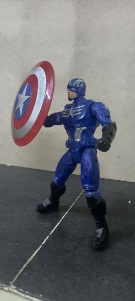 Captain America and Captain Marvel Action Figure 7