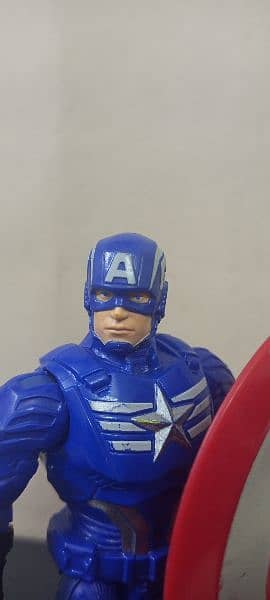 Captain America and Captain Marvel Action Figure 10