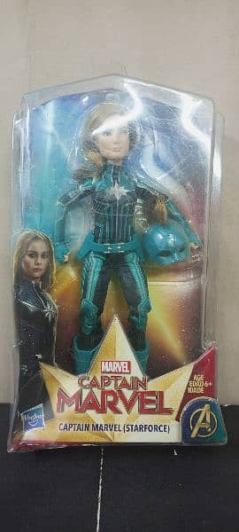 Captain America and Captain Marvel Action Figure 11