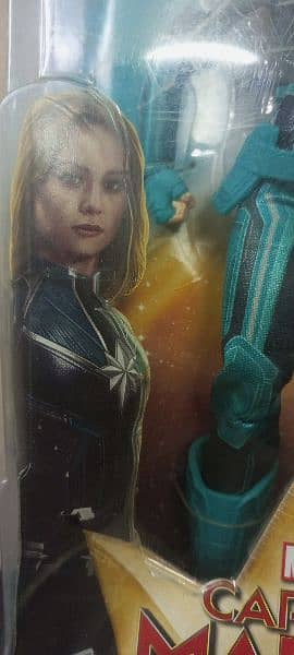 Captain America and Captain Marvel Action Figure 14