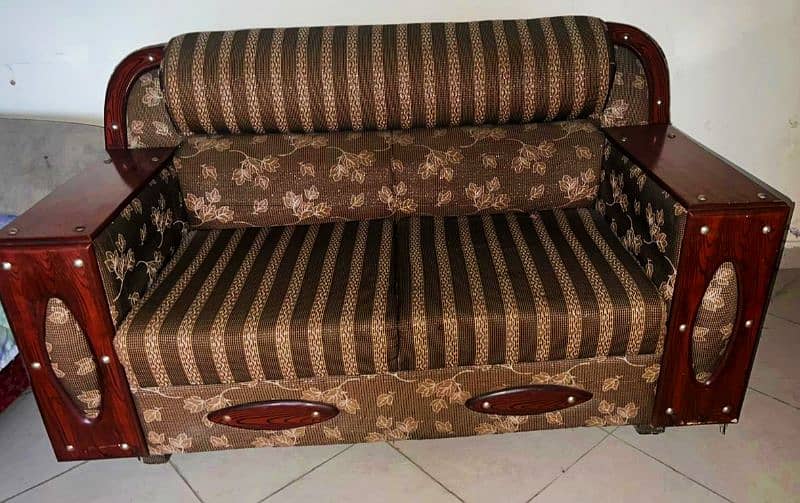 Home Used Sofa Set With Table For Sale Best Condition 3