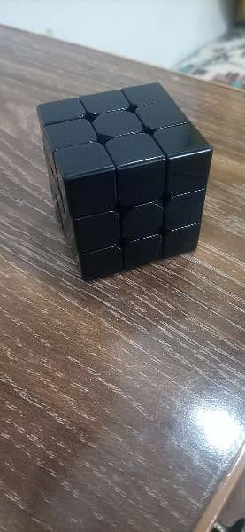 Rare black Rubik's cube - shiny black Rubik's cube 1