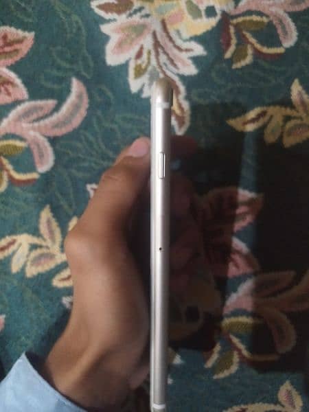 IPHONE 6s plus 64gb for sell 10 by 9 condition 3