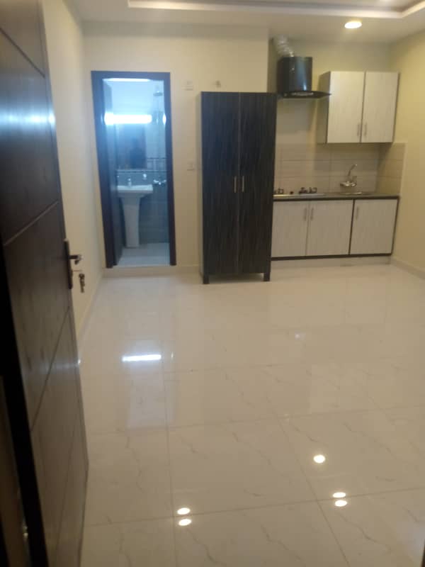 studio apartment availble for sall in gulberg greens islamabad 3