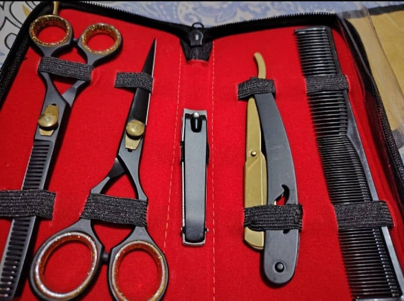 manicure pedicure kits and hair cutting scissors 1