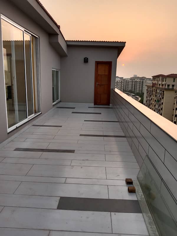 4-Bed Penthouse Double Storey For Sale Askari 11 12