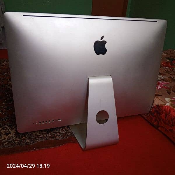 iMac 2009 4Gb Ram 500Gb H. Drive and 120 Gb SSD 8